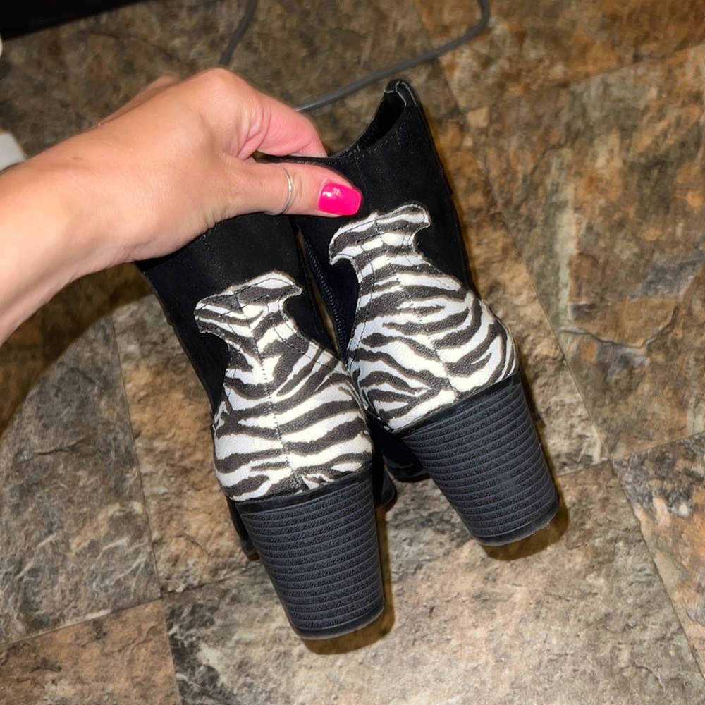 Zebra boots